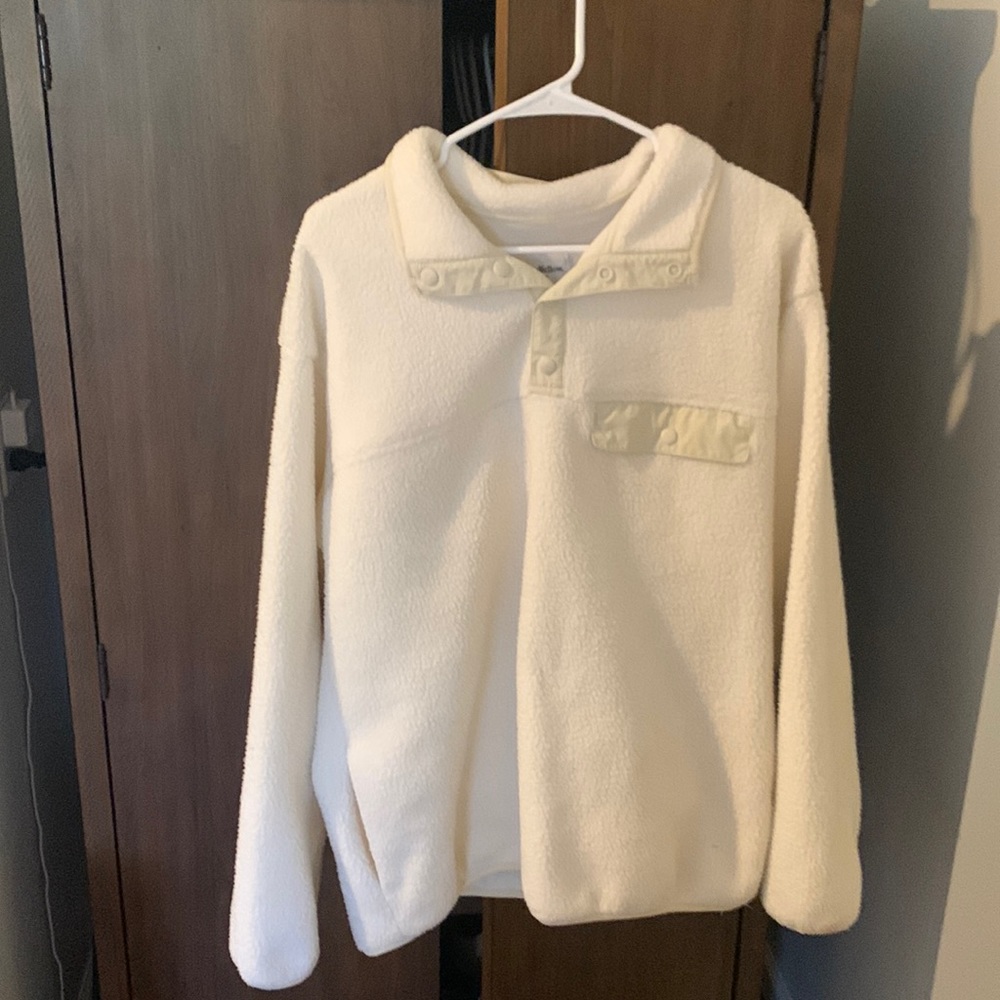 Target brand, fuzzy material, L in men’s